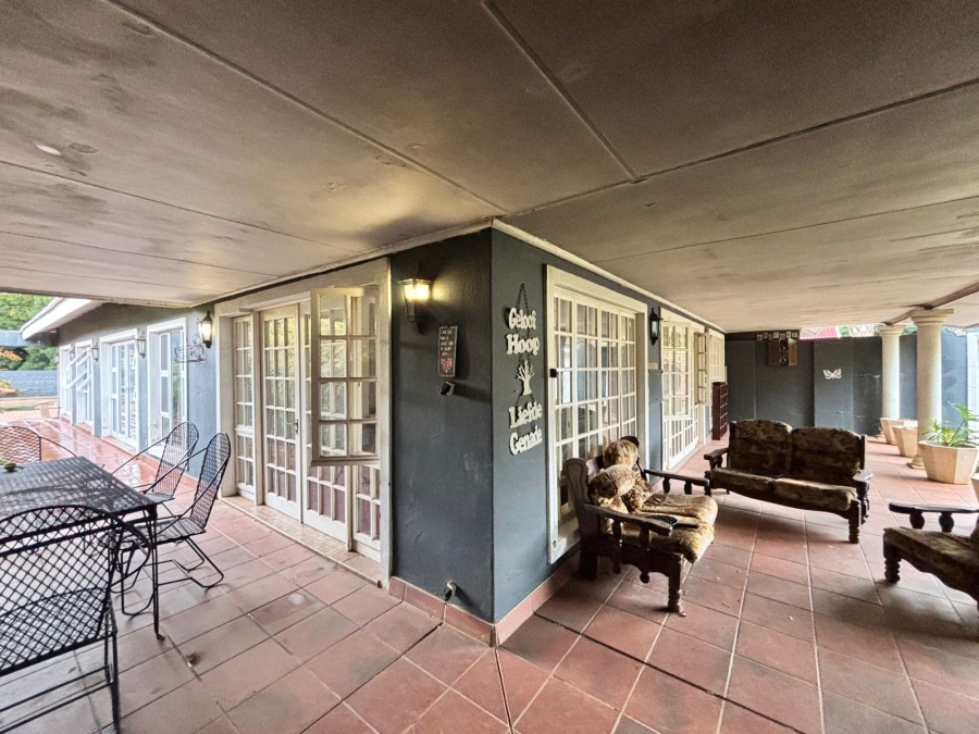 5 Bedroom Property for Sale in Flamwood North West